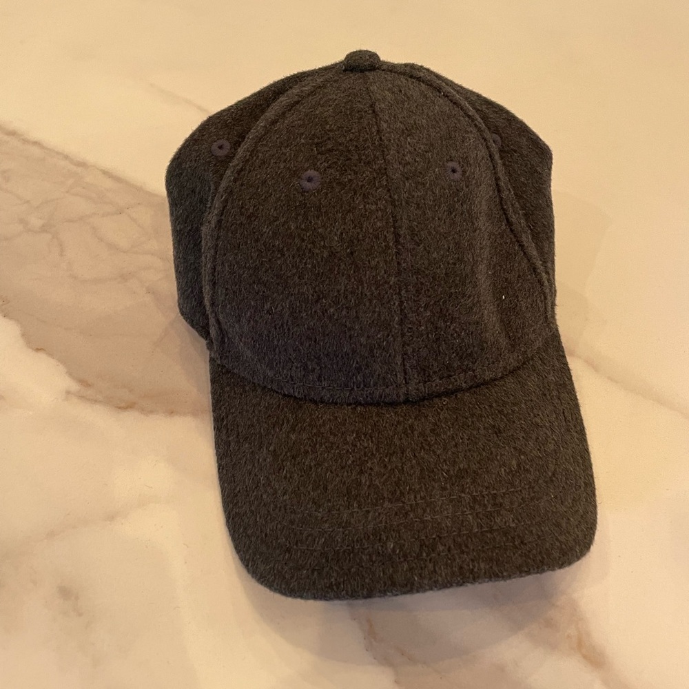 Black flannel material baseball hat